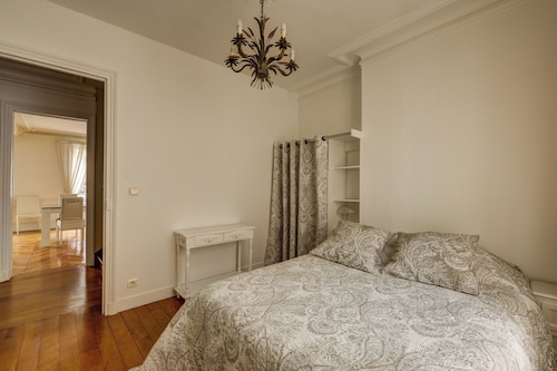 SACRE COEUR Grand Duplex 130 m2 - 4 bedrooms + Double living room