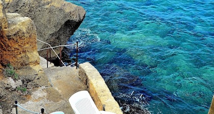 beautiful cottage with amazing view on the sea with private access to the seaside