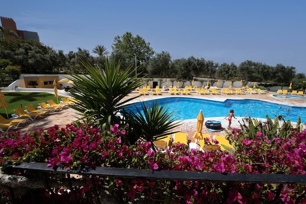 Indoor pool, outdoor pool
