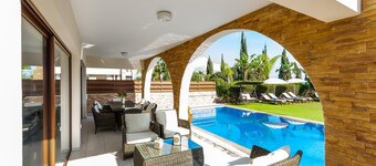 Villa Oceanus H2 by Ezoria Villas