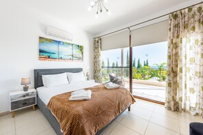 5 bedrooms, iron/ironing board, WiFi