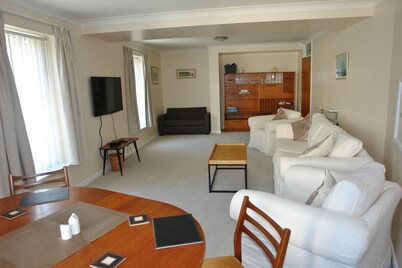 Modern 2 Bedroom Apartment In The Heart Of Historic Hastings Old Town