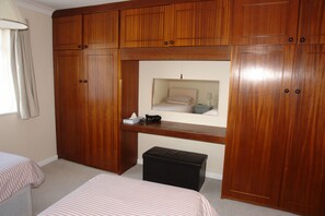 2 bedrooms, iron/ironing board, travel cot, free WiFi