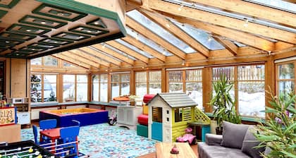 Gehobenes Landhaus mit beh. Whirlpool Sauna,In/Outdoor Spielplatz/priv. See