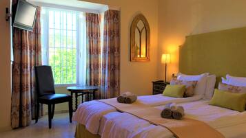 4 sovrum, skrivbord, ljudisolering och strykjärn/strykbräda