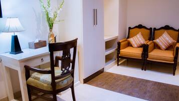Superior Double or Twin Room, 1 Queen Bed, Kitchen | Living area