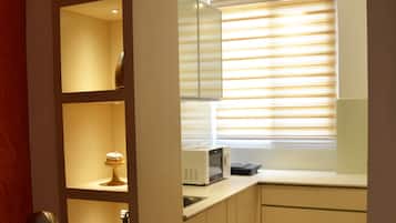 Superior Double or Twin Room, 1 Queen Bed, Kitchen | Private kitchen | Fridge, coffee/tea maker