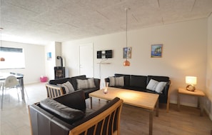 TV, fireplace, foosball - 3 bedroom lovely home in Væggerløse (Væggerløse)