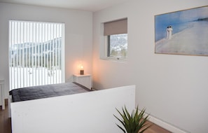 4 bedrooms, travel crib, free WiFi, bed sheets