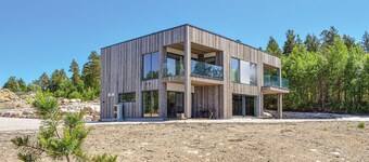 Cozy home in Treungen with WiFi