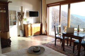 1 camera, ferro/asse da stiro, Wi-Fi, lenzuola