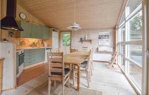Dining - Stunning home in Fårevejle with WiFi (Fårevejle)