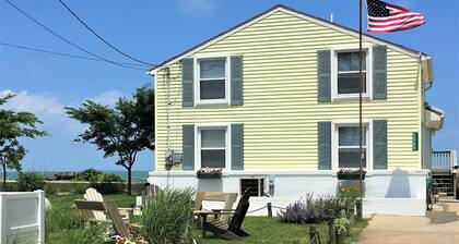 Sunny Disposition-Quaint Cottage on Lake Erie Near Port Clinton, Lakefront