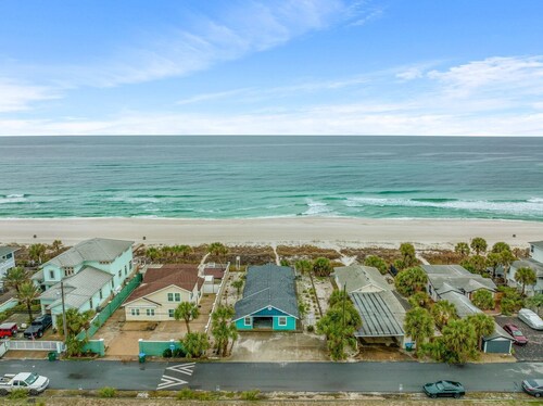 Million Dollar View! 4 bedroom 3.5 baths. Sleeps 12