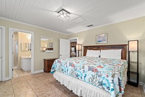4 chambres, fer et planche à repasser, lit parapluie, Wi-Fi gratuit