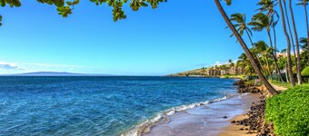 マアラエアのビーチフロントコンドミニアム-2ベッドルーム2バス-1階、新しいAC !!!