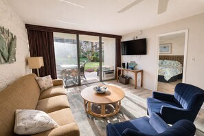 2 habitaciones, tabla de planchar con plancha y cuna de viaje 