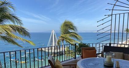 Oceanfront Penthouse à La Palapa avec une vue imprenable sur la baie de Banderas