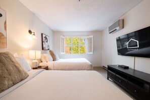 2 bedrooms, iron/ironing board, Internet, bed sheets