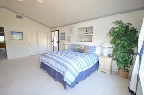 4 bedrooms, iron/ironing board, travel cot, WiFi