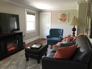 Televisión, chimenea, Netflix y libros 