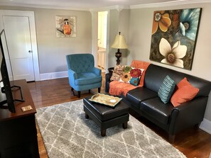 Televisión, chimenea, Netflix y libros 