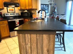 冷蔵庫、電子レンジ、コンロ、食器洗い機