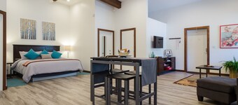 Sonoma Wine Lovers Getaway - A Pleasant Stroll to the Sonoma Plaza