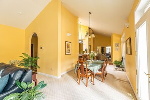 Dining - Parson Place (Upper Jay)