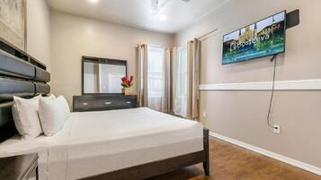 3 bedrooms, iron/ironing board, bed sheets