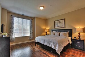 3 bedrooms, iron/ironing board, WiFi, bed sheets