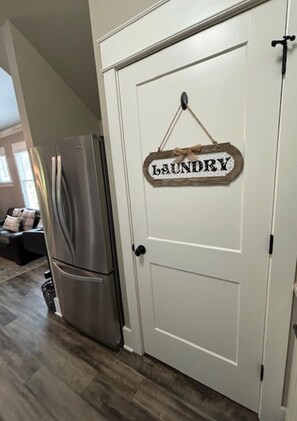 Interior - Private & Upscale Modern Carriage House - 7 Min Walk to Downtown! (Roswell)