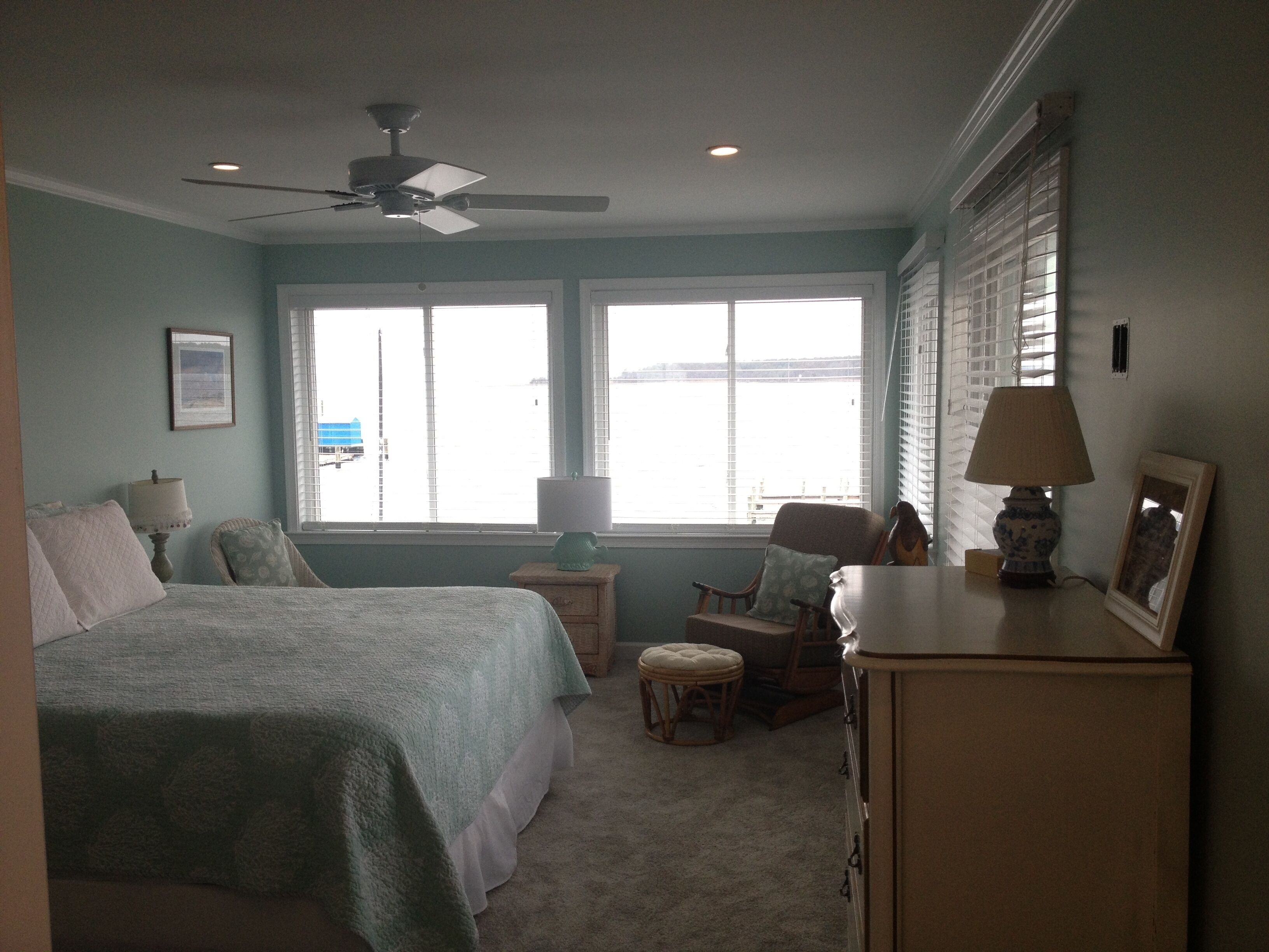 4 chambres, fer et planche à repasser, lit parapluie, Wi-Fi gratuit