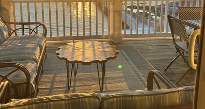 Bord de l'eau sur la baie de Rehoboth! Plage privée / quai de bateau!