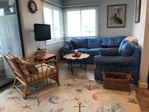 Smart TV, DVD player, music library, video library
