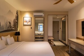 豪華雙人或雙床房, 1 張特大雙人床, 城市景觀 | 低過敏寢具、迷你吧、客房內保險箱、書桌