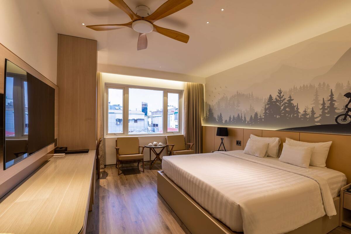 Phòng 3 dành cho gia đình | Bộ đồ giường kháng dị ứng, minibar, két bảo mật tại phòng, bàn 