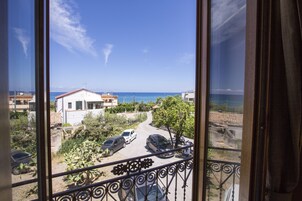 Habitación doble, vistas al mar | Balcón