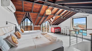 Executive-Penthouse, Balkon | Schallisolierte Zimmer, kostenloses WLAN, Bettwäsche