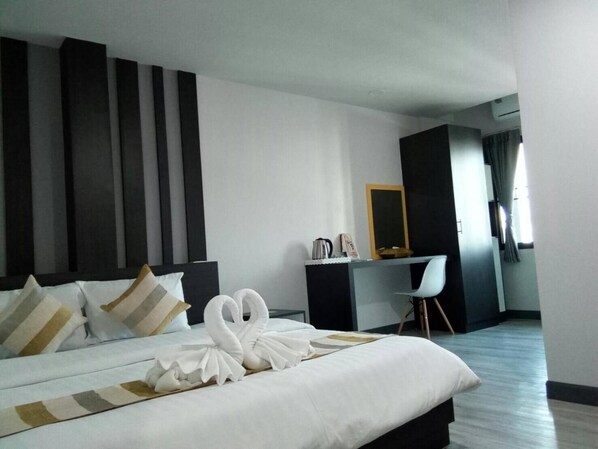 Caja de seguridad en la habitación, escritorio y insonorización