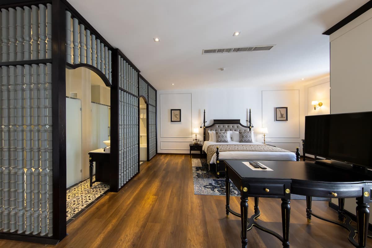 Premier-Zimmer, Poolblick | Minibar, Zimmersafe, Schreibtisch, Verdunkelungsvorhänge