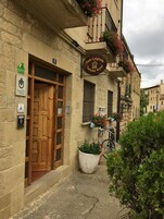 Entrada al alojamiento