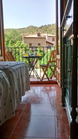 Camas supletorias, wifi gratis, ropa de cama