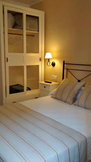 Double Room (Room 1) | Rollaway beds, free WiFi, bed sheets