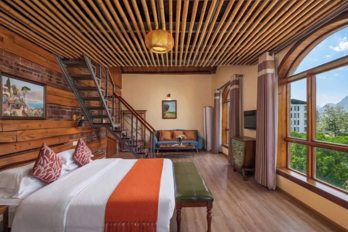 1 slaapkamer, donzen dekbedden, een bureau, verduisterende gordijnen
