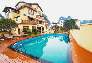 Front of property - Yangshuo Coco Garden Hotel (Guilin)