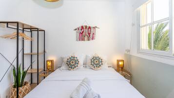 Bügeleisen/Bügelbrett, Zustellbetten, kostenloses WLAN, Bettwäsche