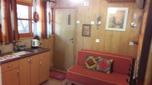 Deluxe Cabin | Private kitchen