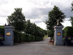 Entrada de la propiedad