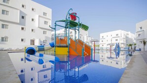 Outdoor pool, pool umbrellas, pool loungers - Cozy Apartment - Marina Smir (Allyene)